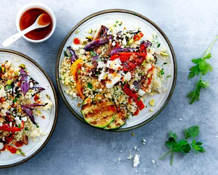 Couscous met gegrilde groenten, feta en harissadressing